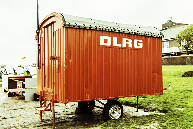 antiker Wagen der Deutschen Lebensrettungs Gesellschaft DLRG Foto: Christine Lisse